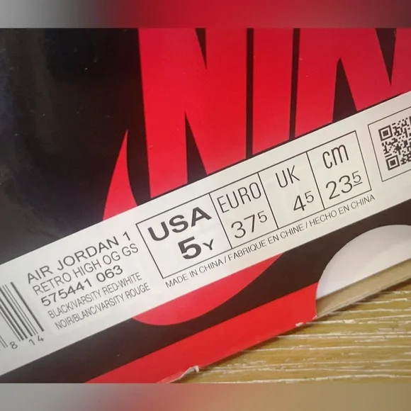 THE VAULT - NIKE AIR JORDAN 1 RETRO HIGH OG PATENT BRED - Picture 5 of 10